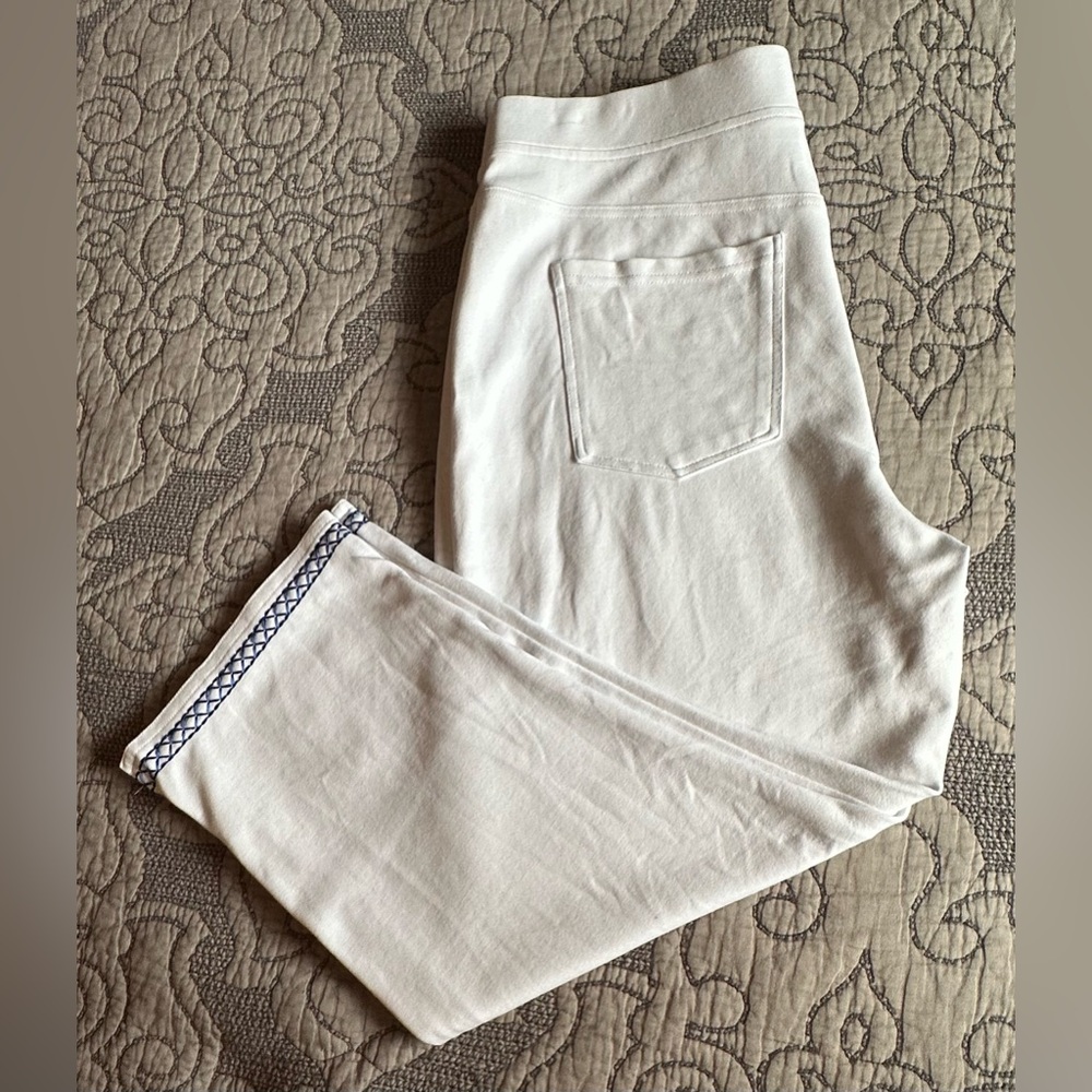 ‼️3 for $30 - White Slip On Cropped Pants with Blue Trim & elastic band